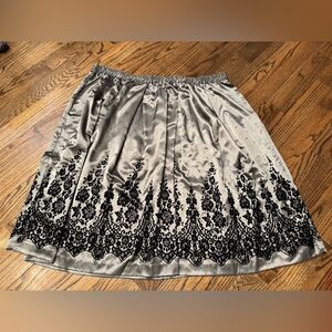 Avenue Silver Satin Skirt with Black Lace Overlay Women’s 26/28 Plus